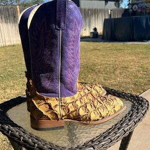 11.5 EE Top Hand Collection Boots